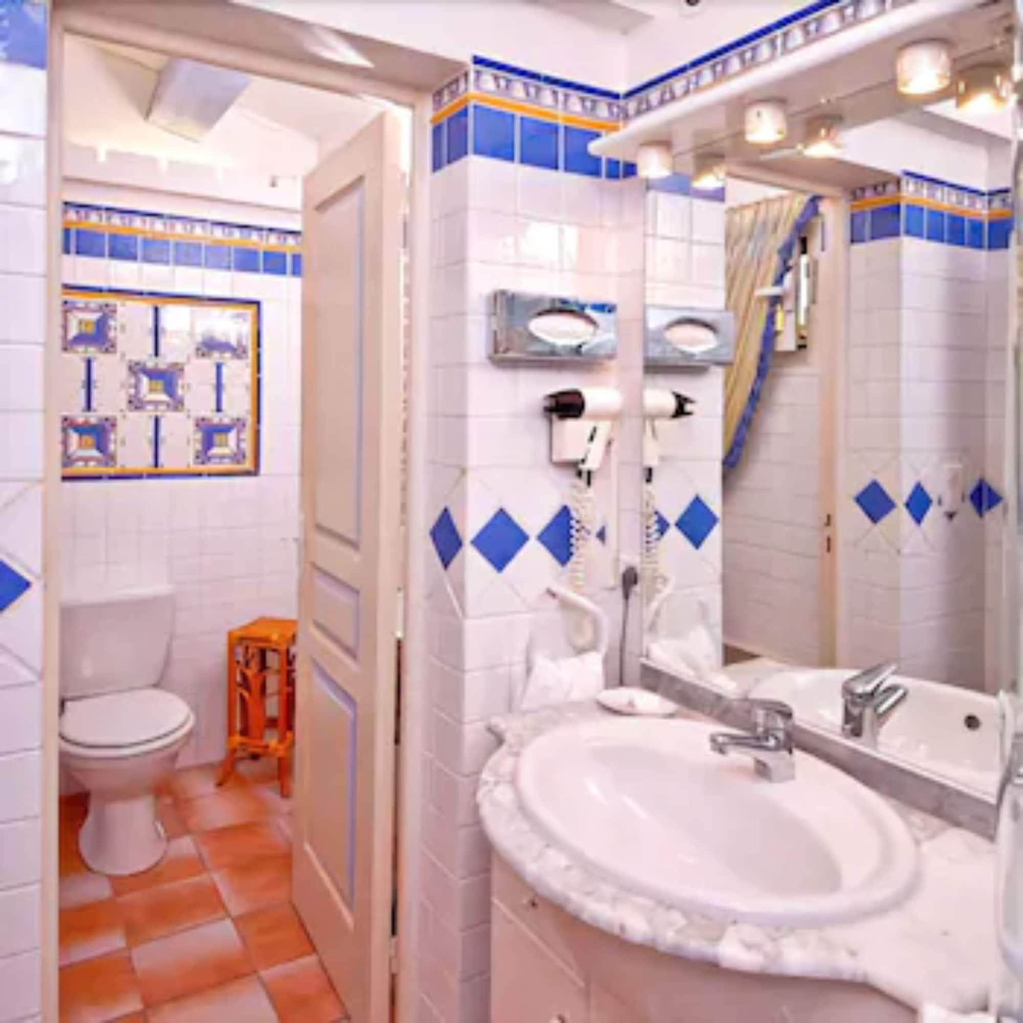 Jas Neuf Hotel 3*