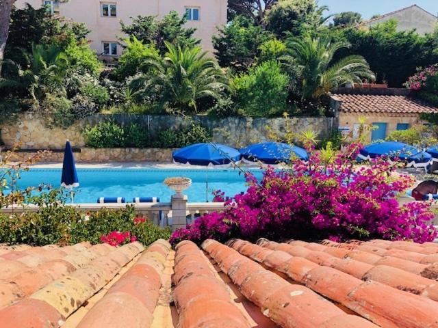 Jas Neuf Hotel 3*