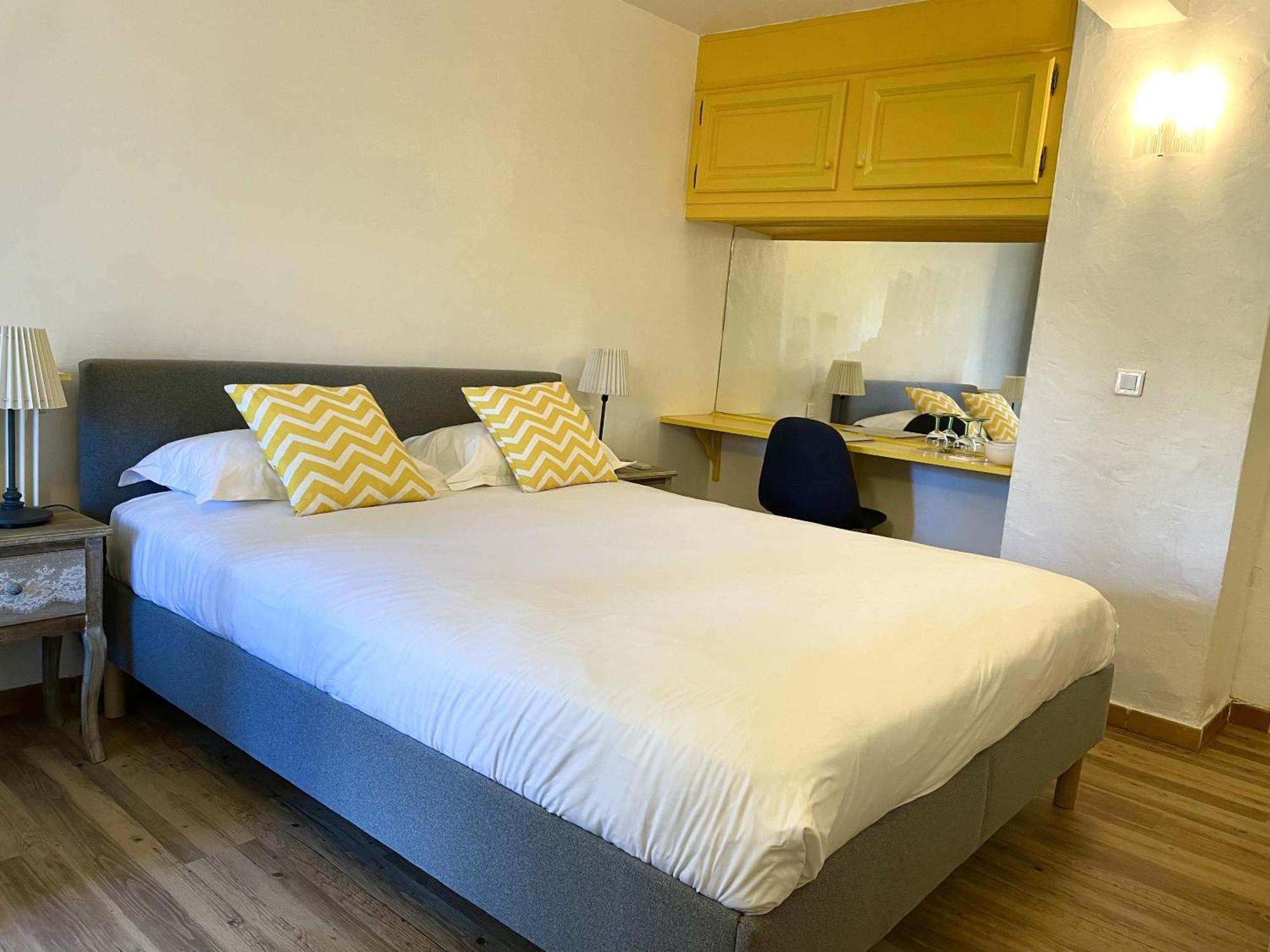 Jas Neuf Hotel