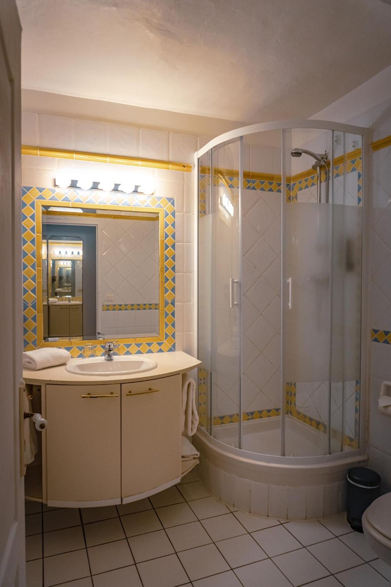 Jas Neuf Hotel 3*
