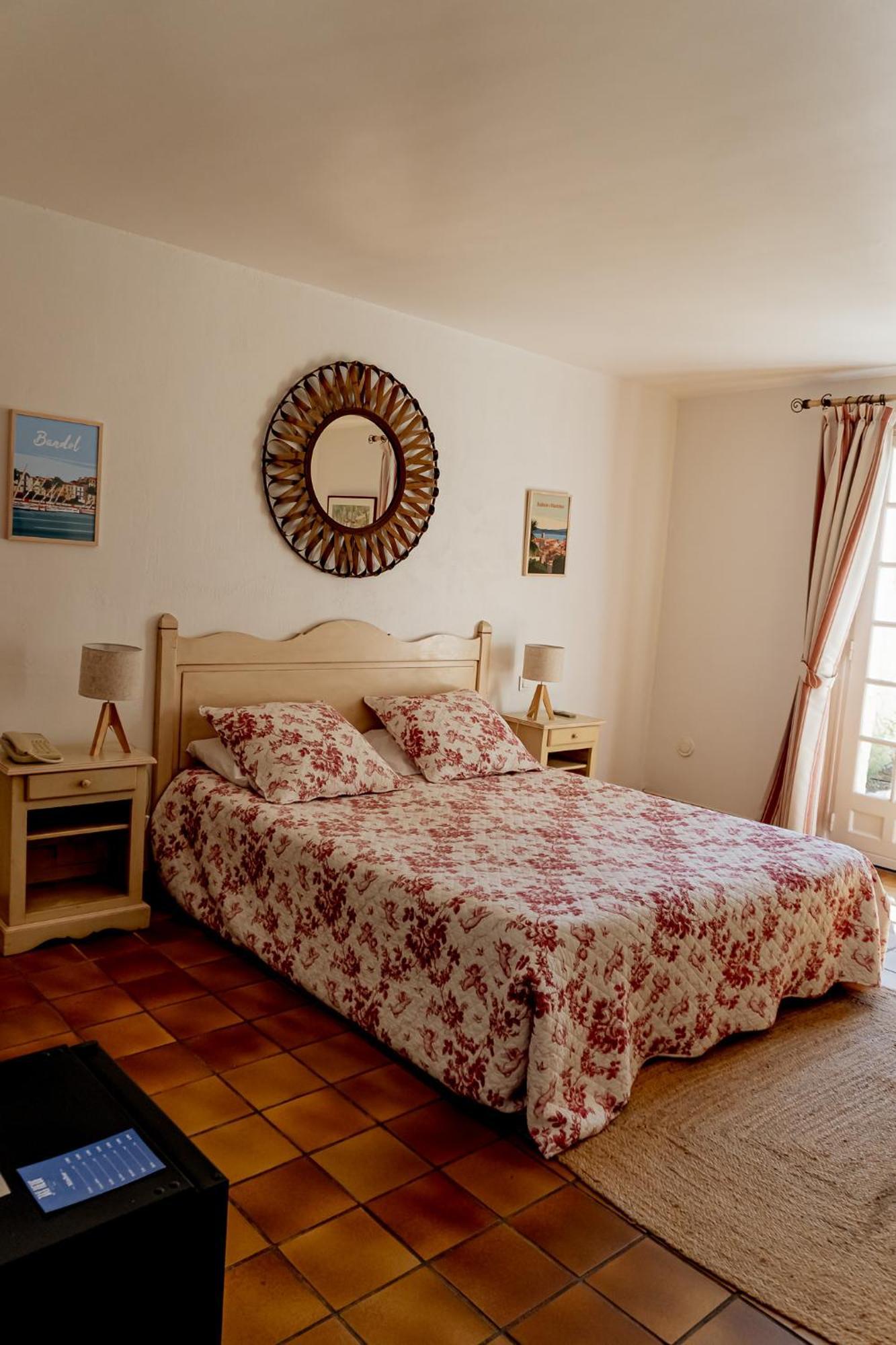 Jas Neuf Hotel 3*